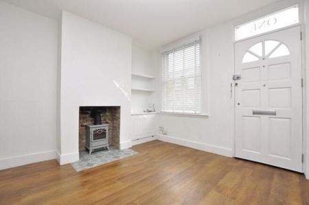2 bedroom terraced house to rent - Photo 4