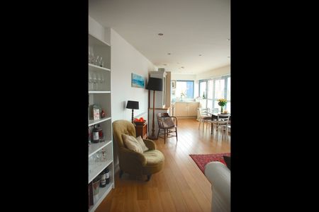 1 Bed Flat, Battersea Park Road, SW11 - Photo 2