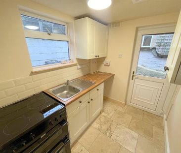 2 bedroom terraced house to rent - Photo 3