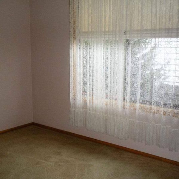 Very Spacious Unit! - Photo 1