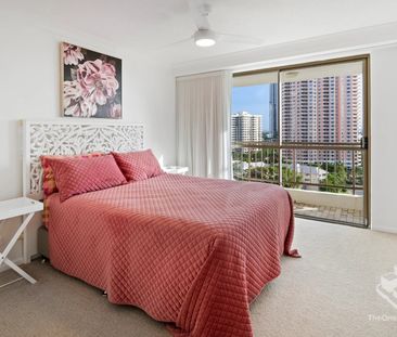 STUNNING 2 BEDROOM APARTMENT WITH AMAZING OCEAN VIEWS IN BEAUTIFUL ... - Photo 6