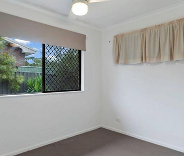 Brick home that effortlessly brings timeless charm - Photo 5