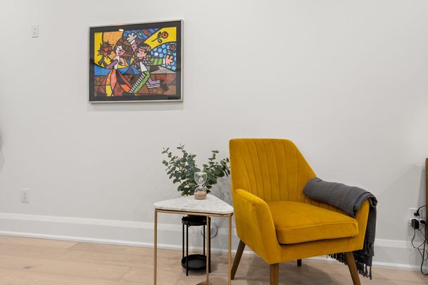 For Lease - 12 Glenside Avenue, Toronto, Ontario - Photo 1