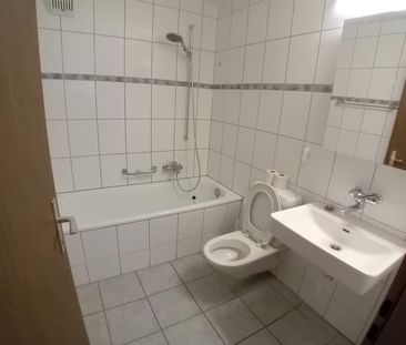 "Charmante Dachwohnung zu vermieten!" - Photo 4