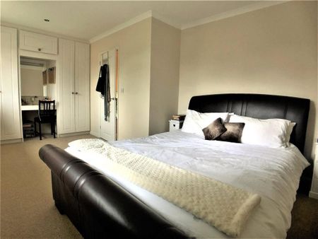 2 bedroom end of terrace house to rent - Photo 5