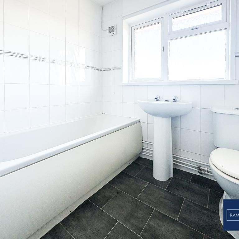 2 bedroom maisonette to rent - Photo 1