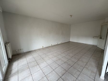 Location Appartement 2 pièces 54m² LE PEAGE DE ROUSSILLON 38550 - Photo 2