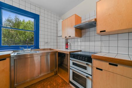1 Bed Flat, Goldney Road, W9 - Photo 3