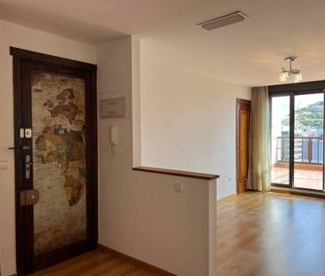 2 room luxury penthouse for rent in Alicante, Valencia - Photo 1