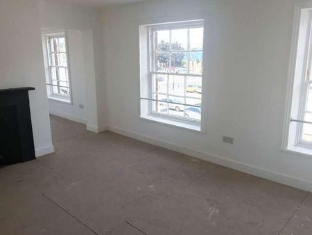 Whitehall Street, OL12 - Photo 3