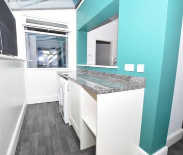 2 bedroom terraced house to rent - Photo 2