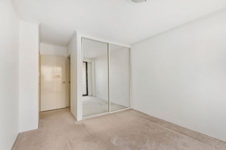 Two Bedroom Plus Sunroom - Photo 2