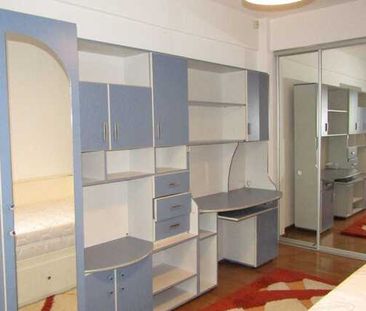 Apartament 3 camere, 90 mp, prima inchiriere, terasa 12 mp, parcare, zona Dorobantilor - Photo 2