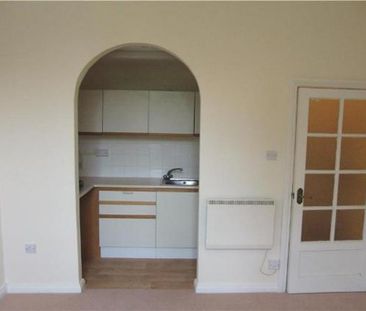1 bedroom retirement property to rent - Photo 5