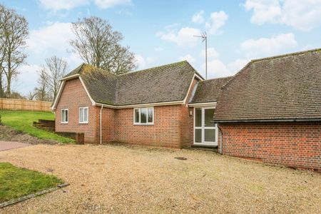 2 bedroom bungalow to rent - Photo 2