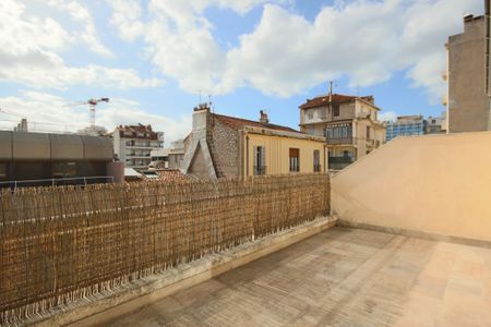 Marseille 13008 rue BORDE Beau type 1 de 22m² avec grande terrasse - Photo 2