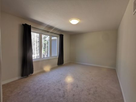 For Lease - 425 Beechwood Forest Lane, Gravenhurst, Ontario - Photo 4