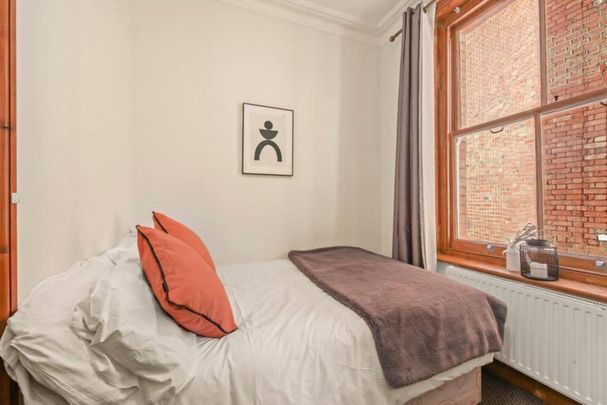 1 bedroom in a house share to rent - Photo 1