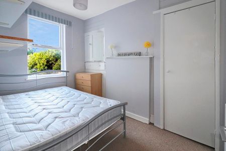 1 bedroom in a house share to rent - Photo 5