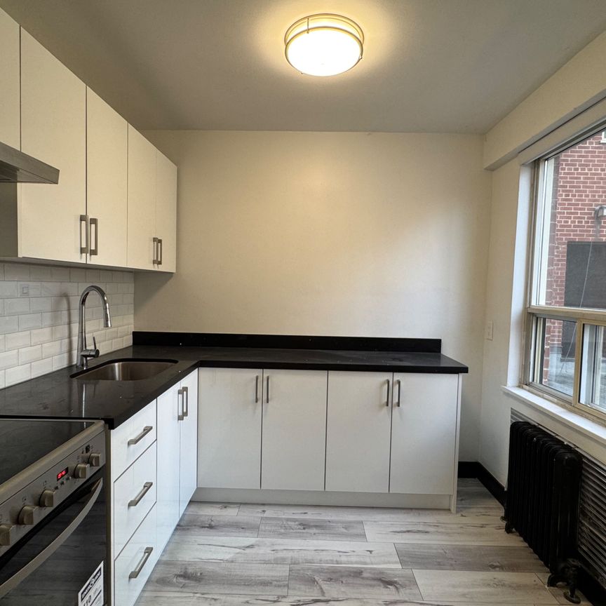 For Lease - 600 Eglinton Avenue Unit# 106, Toronto, Ontario - Photo 1