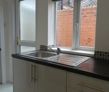 3 bedroom private hall to rent - Photo 3