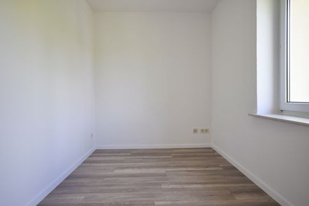 Kompakt • 3-Zimmer • Bad mit Fenster & Wanne • am Heimgarten • Balkon • Top-Preis • Fussbodenheizung - Photo 2