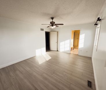 For Lease - 395 Flagstone Way, Newmarket, Ontario - Photo 5