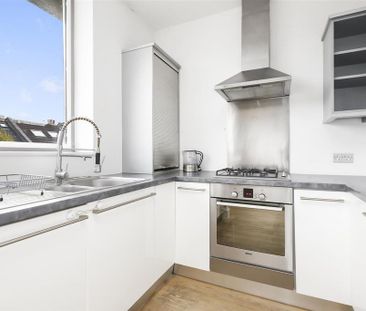 3 bedroom terraced house to rent - Photo 6