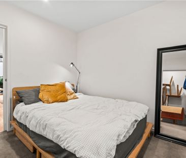 Stylish One-Bedroom Apartment in Prime Location - Photo 3