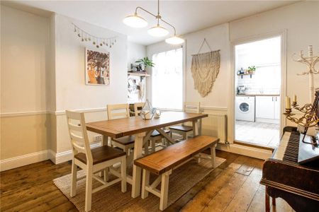 2 bedroom terraced house to rent - Photo 4