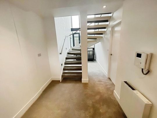 3 bedroom flat to rent - Photo 1