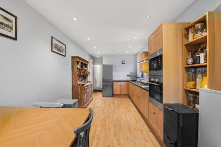 2 bedroom maisonette to rent - Photo 4