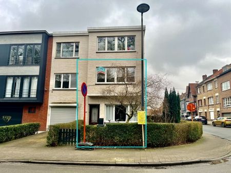 RIJWONING MET TWEE SLAAPKAMERS EN GARAGE TE HUUR IN GENTBRUGGE - Photo 5