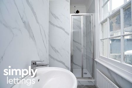 1 Bed property for rent - Photo 2