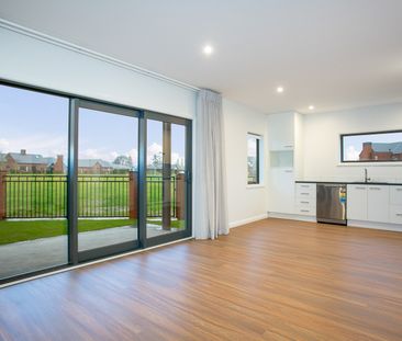 Stunning Ground Floor - Two Bedroom Apartment - Photo 1