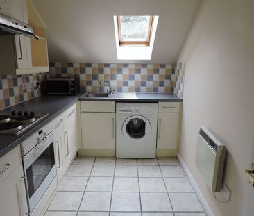 Norn Hill, Basingstoke - Photo 5