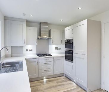 3 bedroom semi-detached house to rent - Photo 6