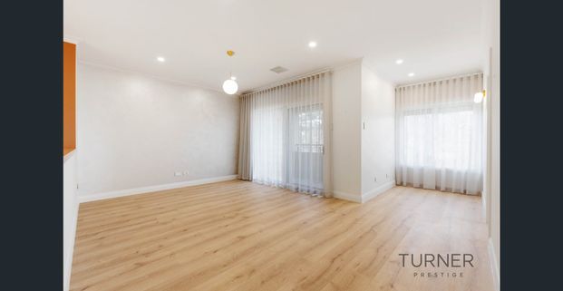 Luxury Designer Home - Photo 1