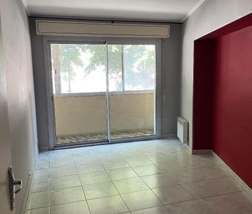 Location Appartement 3 pièces 80m² DRAGUIGNAN 83300 - Photo 3