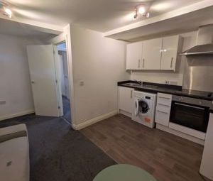 2 Grey Street, Ashton-Under-Lyne - Photo 4