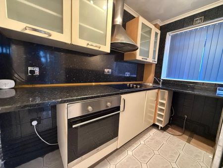 1 bedroom ground floor flat to rent - Photo 5