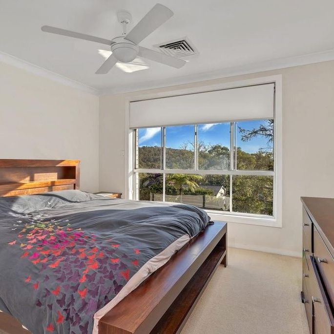 Large Family Home! - Photo 1