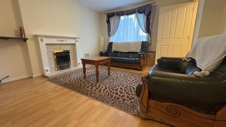 3 bedroom end of terrace house to rent - Photo 5