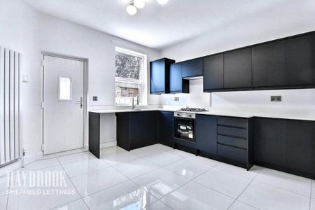 3 bedroom terraced house to rent - Photo 4