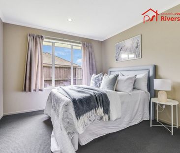 Spacious family home in the heart of Huntington. - Photo 3