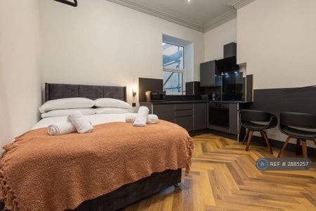 Studio to rent - Photo 2