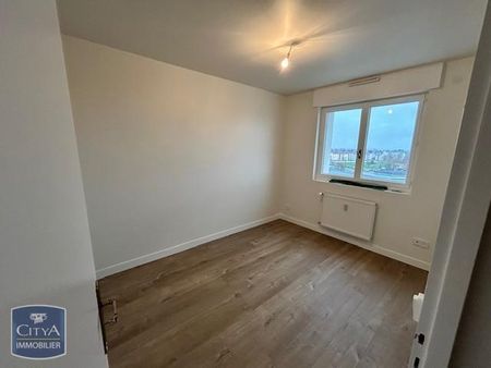 Location Appartement 4 pièces VILLEFRANCHE SUR SAONE 69400 - Photo 3