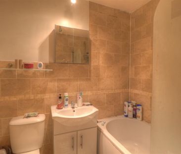 2 BED Terraced House To rent - Photo 1