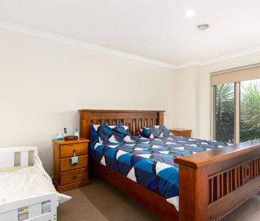 Stylish 3-Bedroom Home with 2 Bathrooms and Double Garage - Photo 2