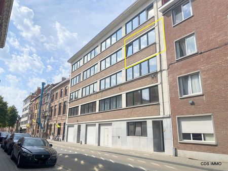 INSTAPKLAAR APPARTEMENT MET GARAGE VLAKBIJ STATION - Foto 4